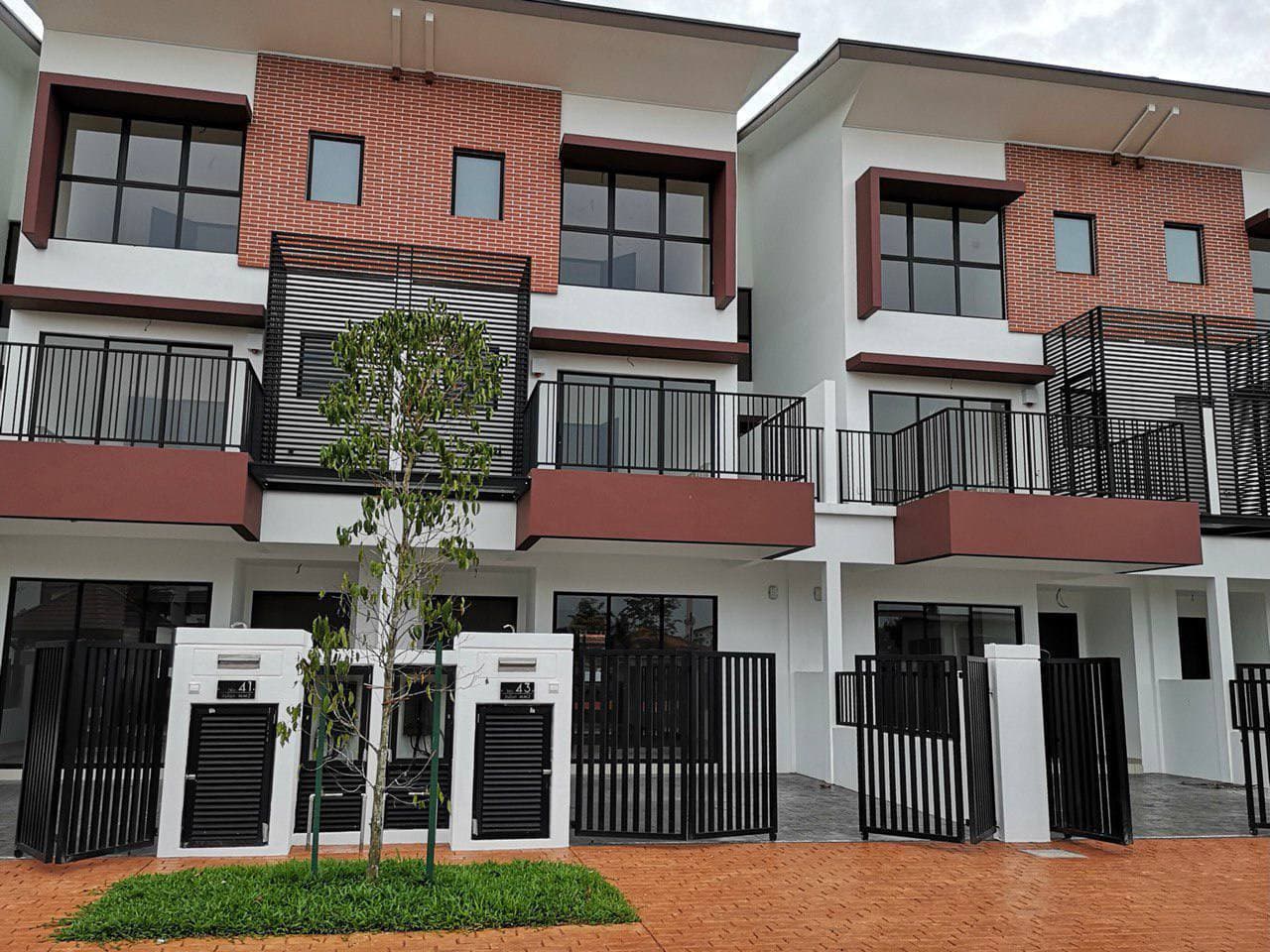3 Storey Myra Meranti, Puchong