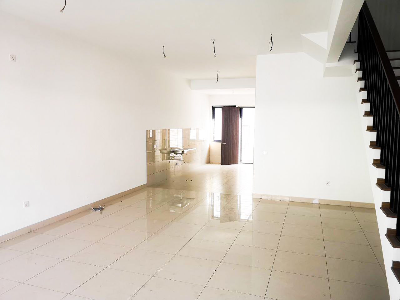 Double Storey Terrace House Elmina Green - photo 2