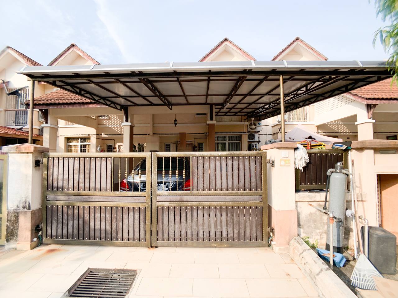DOUBLE STOREY, ALAM SURIA JALAN 16, PUNCAK ALAM - photo 2