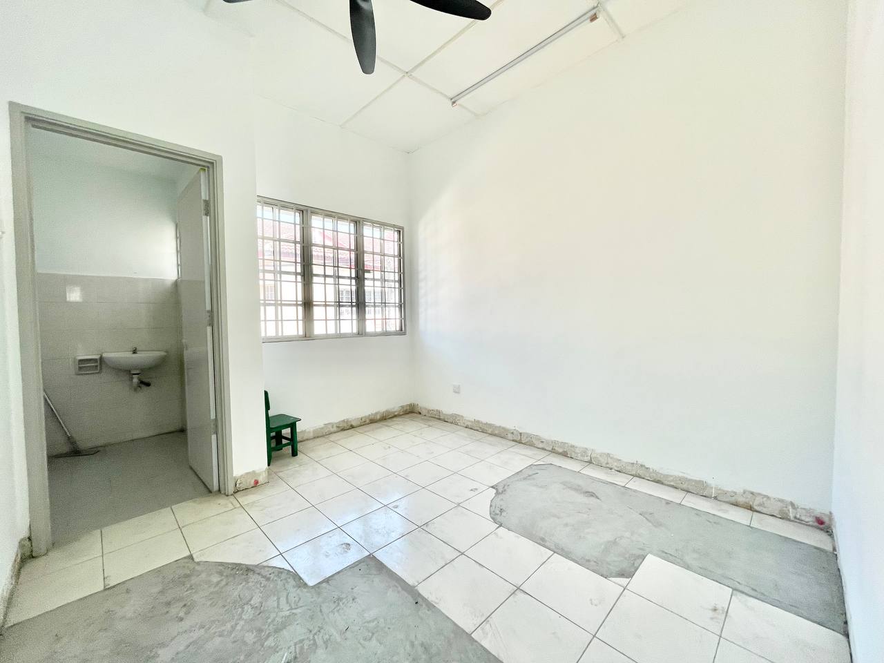 Double Storey House Jalan Pending 1 Bandar Puteri - photo 8