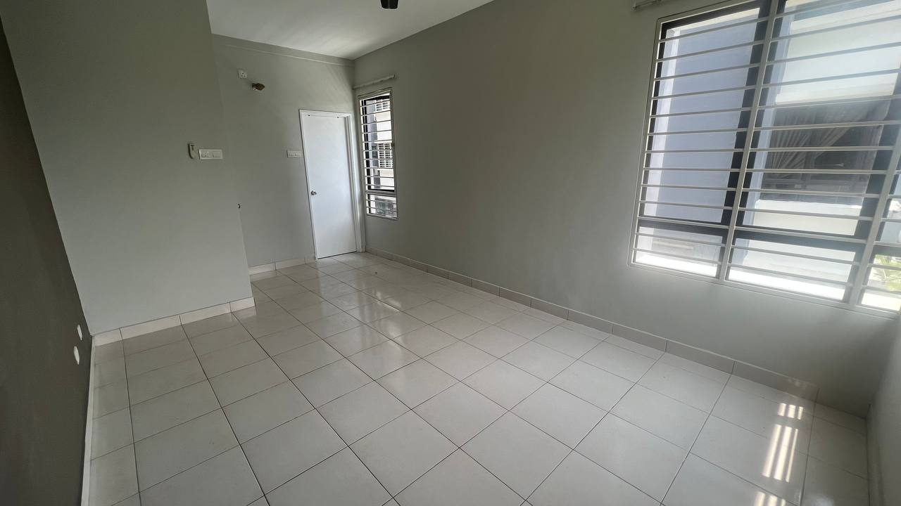 Laman Tasik Condominium, Sri Permaisuri - photo 3
