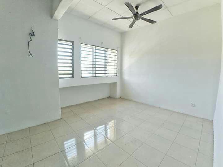1 and Half Storey Taman Sri Mewah Meru - photo 2