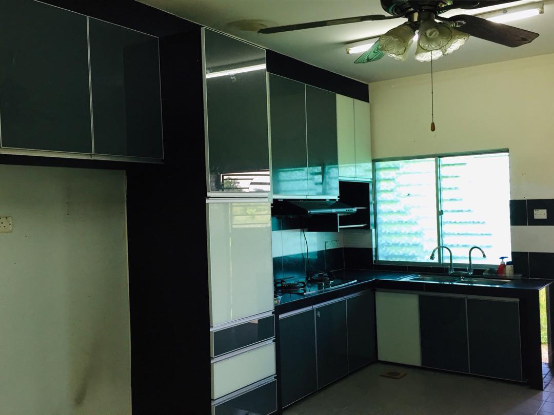 Single Storey Terrace House End Lot Jalan Kebun - photo 2