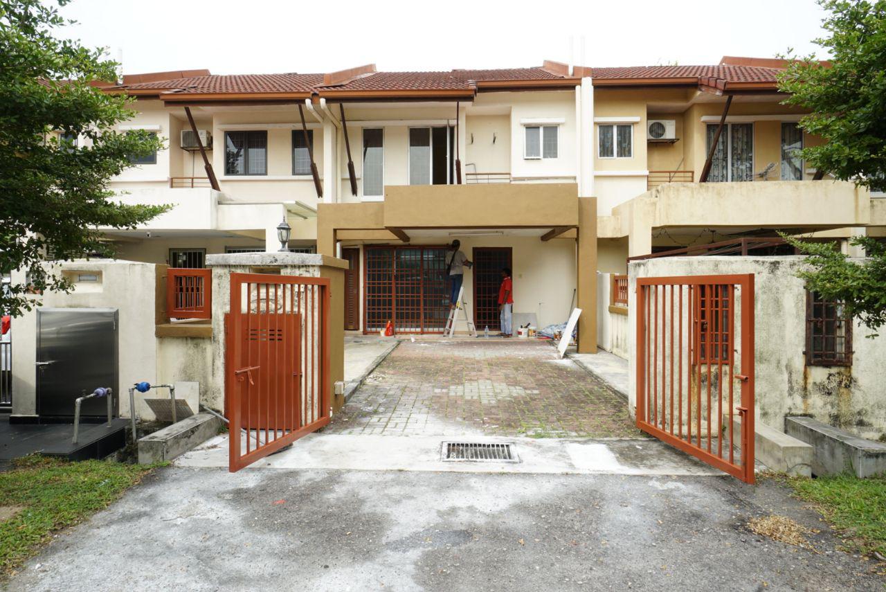 Double Storey House Taman Perindustrian UEP Subang