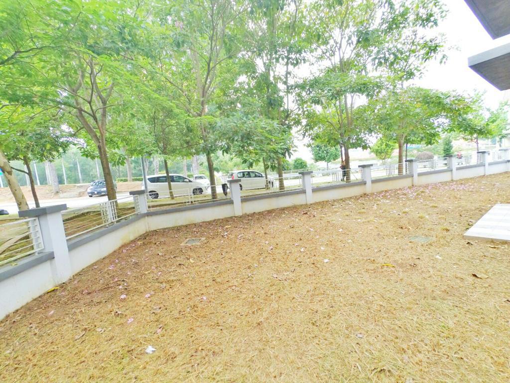 2 AND HALF STOREY SUPERLINK DESIRAN BAYU PRESINT16 - photo 4