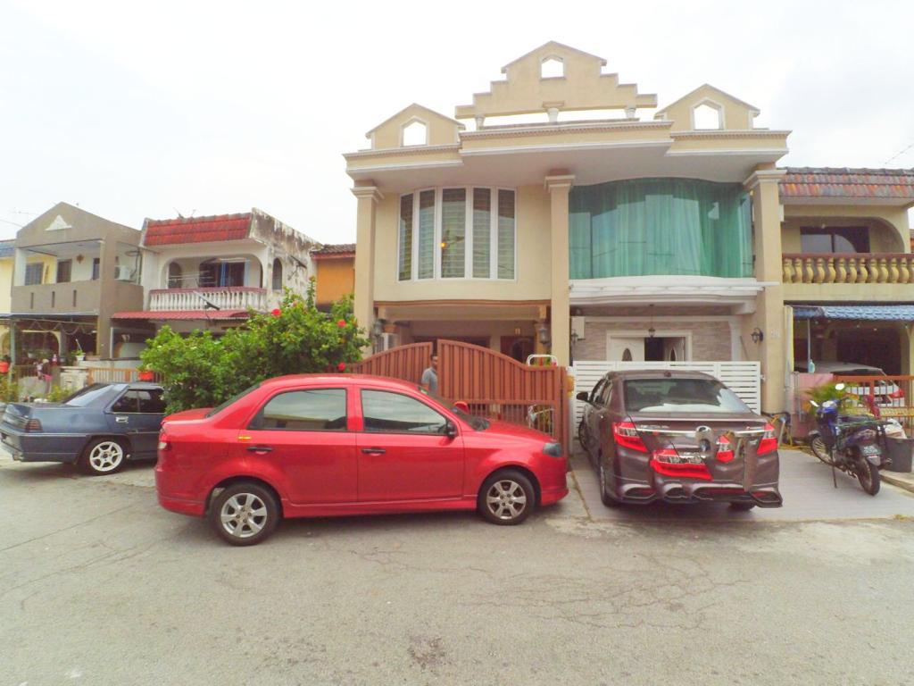 Fully renovated extended 2 storey House Sri Gombak