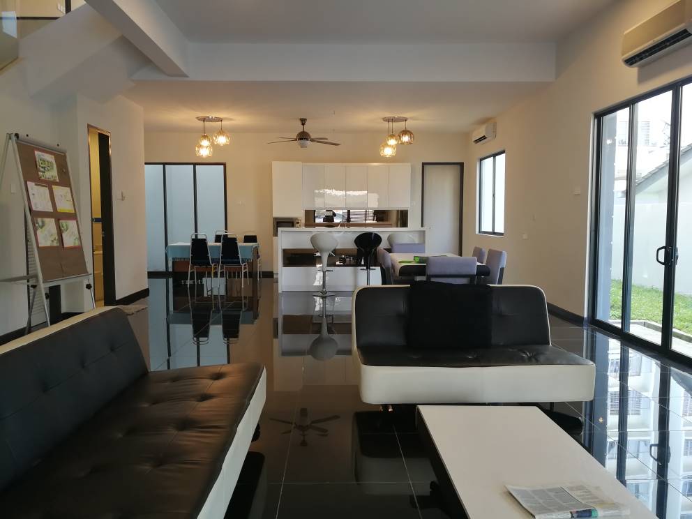 Tripple Storey Semi D Taman Saujana Suria Kajang - photo 2