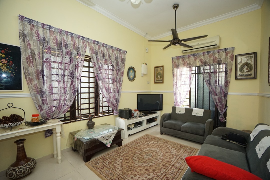1 Storey Semi D, Taman Bunga Raya, Bandar Baru Sal - photo 2