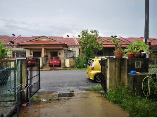 Rumah Teres 1 Tingkat Taman Langat Murni Banting - photo 3