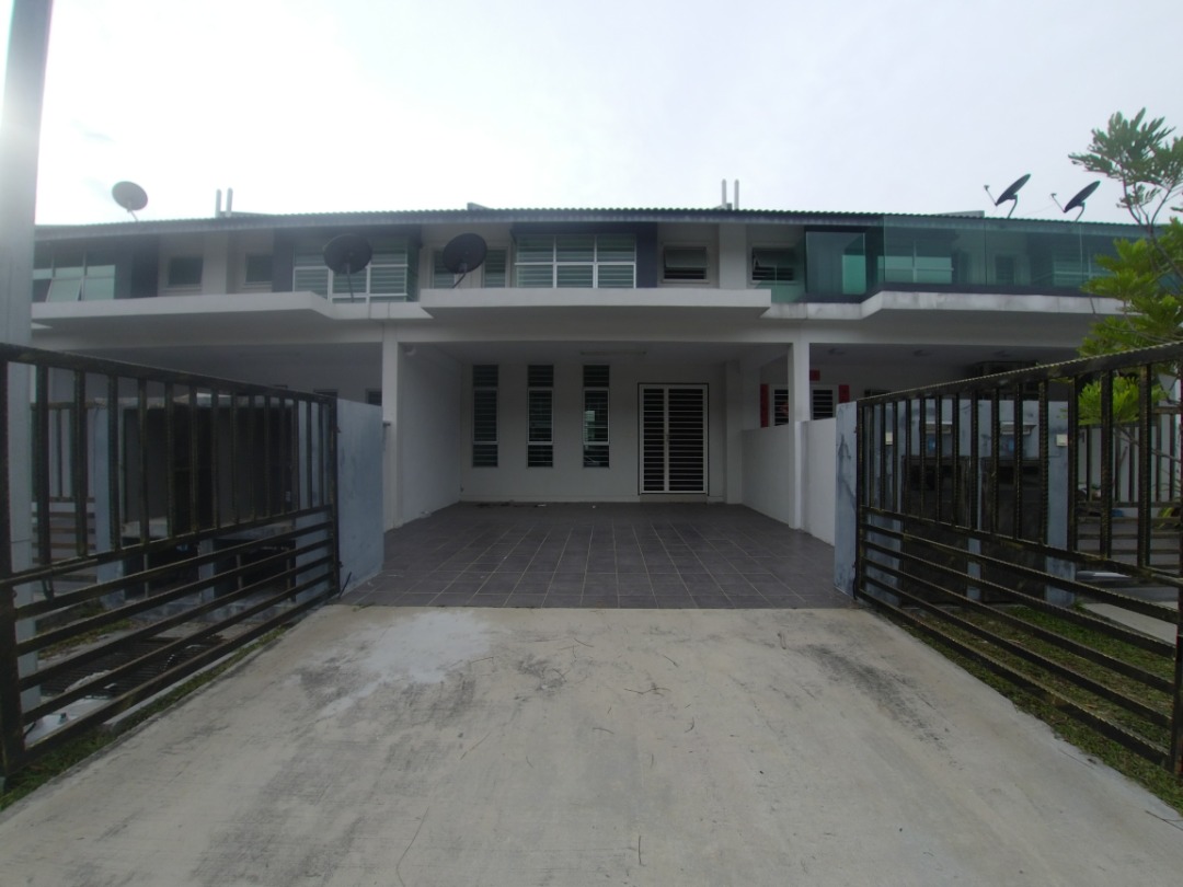 Rumah Teres 2 Tingkat Bangi Avenue Terrace House - photo 1