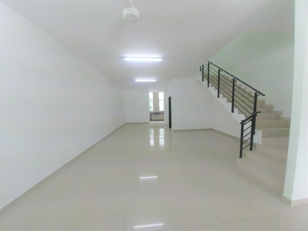 Rumah Teres 2 Tingkat Bangi Avenue Terrace House - photo 2