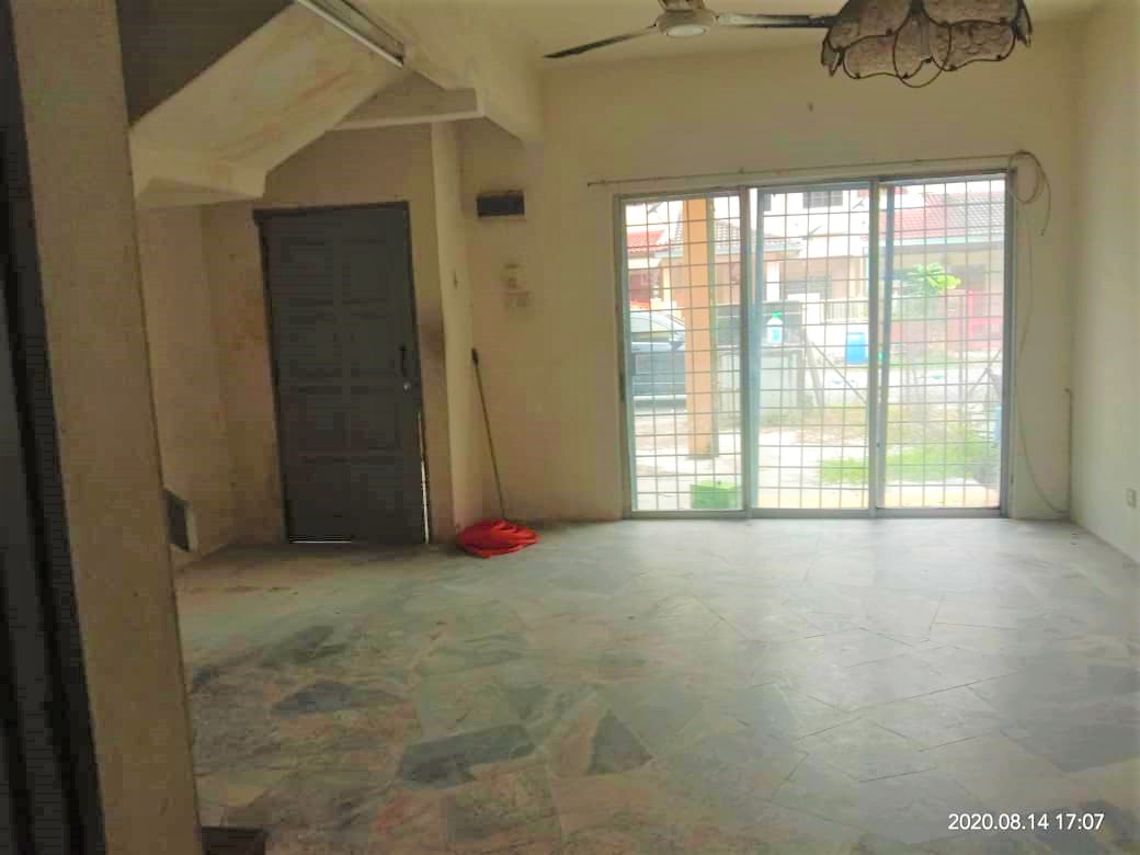 Rumah Teres Dua Tingkat Taman Desa Serdang Seri - photo 2