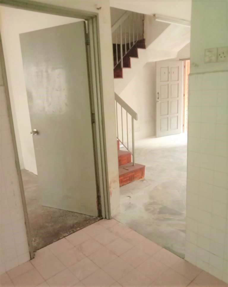 Rumah Teres Dua Tingkat Taman Desa Serdang Seri - photo 5