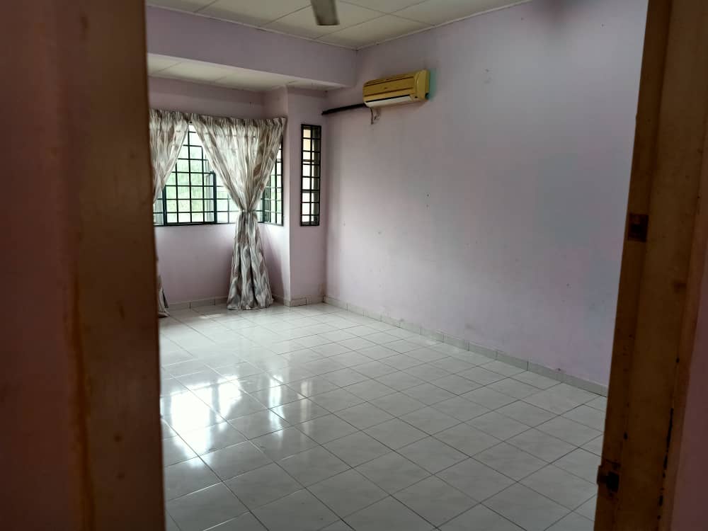 FREEHOLD DOUBLE STOREY TERRACE - photo 2