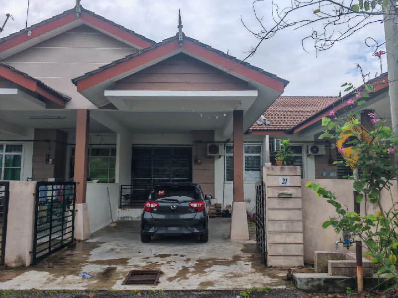 SINGLE STOREY TERRACE, PANDAN DAMAI 1, KUANTAN. FACING OPEN - photo 1
