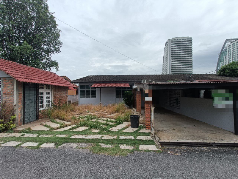CENTER OF THE CITY! VALUABLE LAND AREA.SEMI-D JALAN HAJI AHMAD  FOR SALE{BEHIND ZENITH HOTEL}