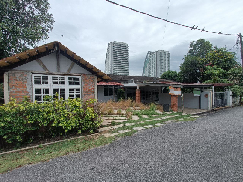 CENTER OF THE CITY! VALUABLE LAND AREA.SEMI-D JALAN HAJI AHMAD  FOR SALE{BEHIND ZENITH HOTEL} - photo 3