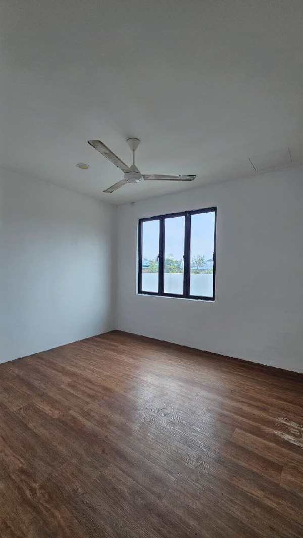 (LIKE NEW HOUSE) SEMI D DOUBLE STOREY BUKIT SETONGKOLOPEN TITLE , FREE HOLD DEKAT BANDAR KUANTAN - photo 6