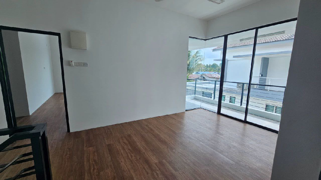 (LIKE NEW HOUSE) SEMI D DOUBLE STOREY BUKIT SETONGKOLOPEN TITLE , FREE HOLD DEKAT BANDAR KUANTAN - photo 11