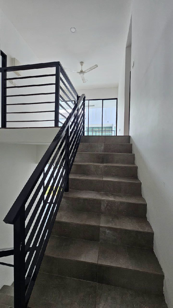 (LIKE NEW HOUSE) SEMI D DOUBLE STOREY BUKIT SETONGKOLOPEN TITLE , FREE HOLD DEKAT BANDAR KUANTAN - photo 12