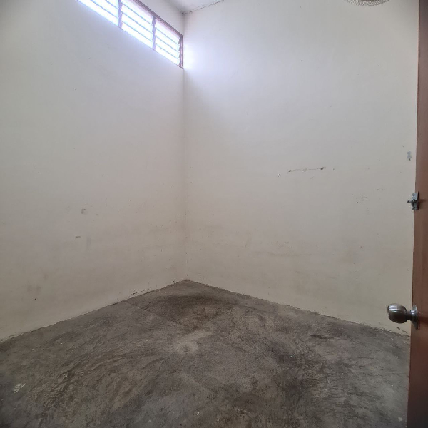 Teres Setingkat seri damai perdana 16, taman perumahan seri damai - photo 8