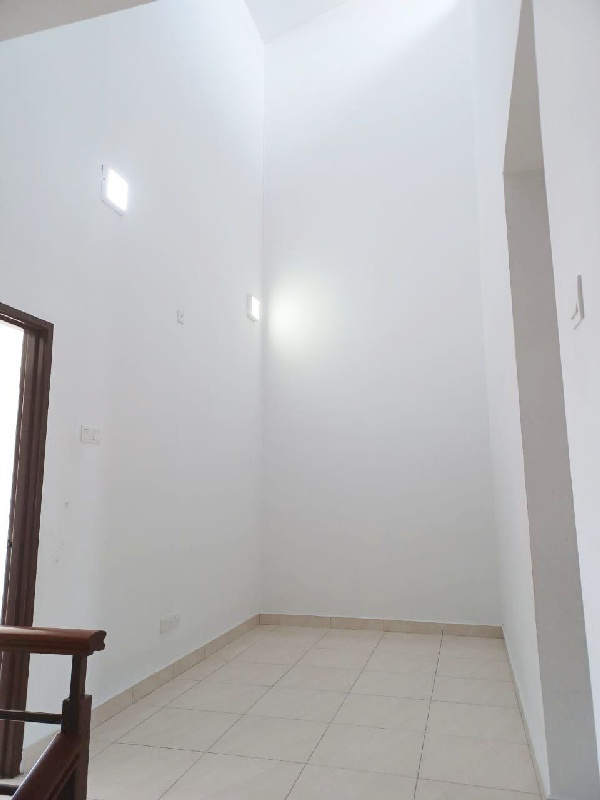 RUMAH TERES DUA TINGKAT DI TAMAN BUKIT DAHLIA PASIR GUDANG UNTUK DIJUAL - photo 9