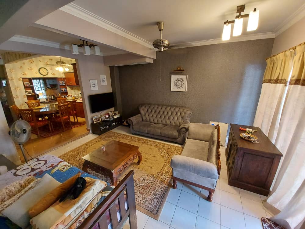 RENOVATED Double Storey Taman Puchong Utama WITH K - photo 2