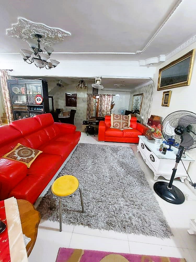 MUST VIEW NICE UNIT RENOVATED  Double Storey Taman - photo 3