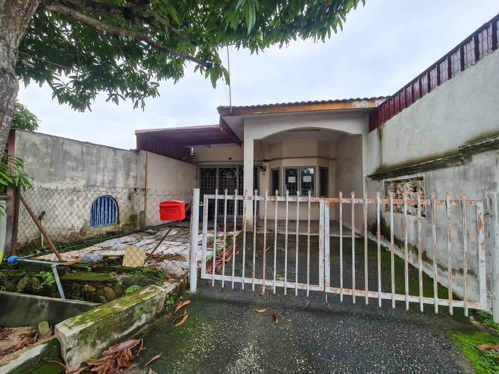 RENOVATED- Single St ...