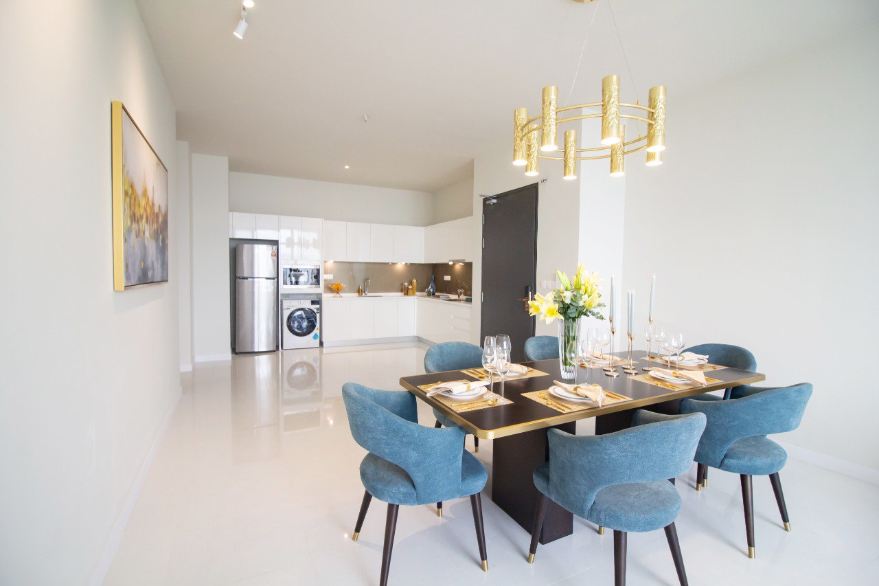 Pavillion Embassy 1098sf - photo 3