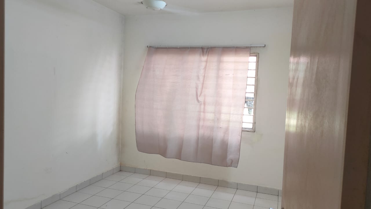 Apartment Teratai Taman Sutera Kajang - photo 4