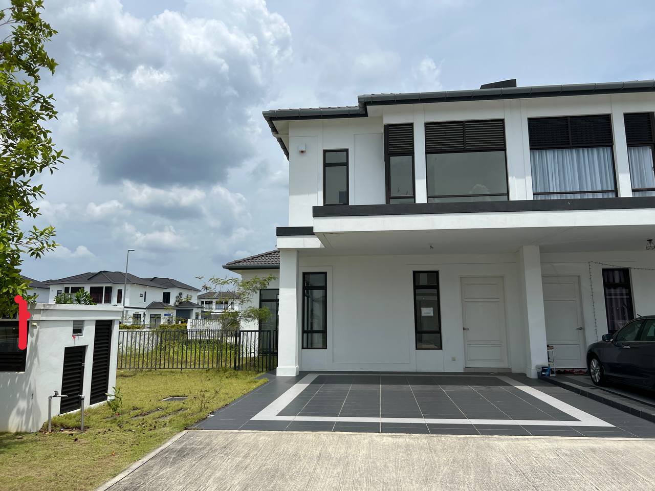 CORNER LOT 2 STY SEM ...