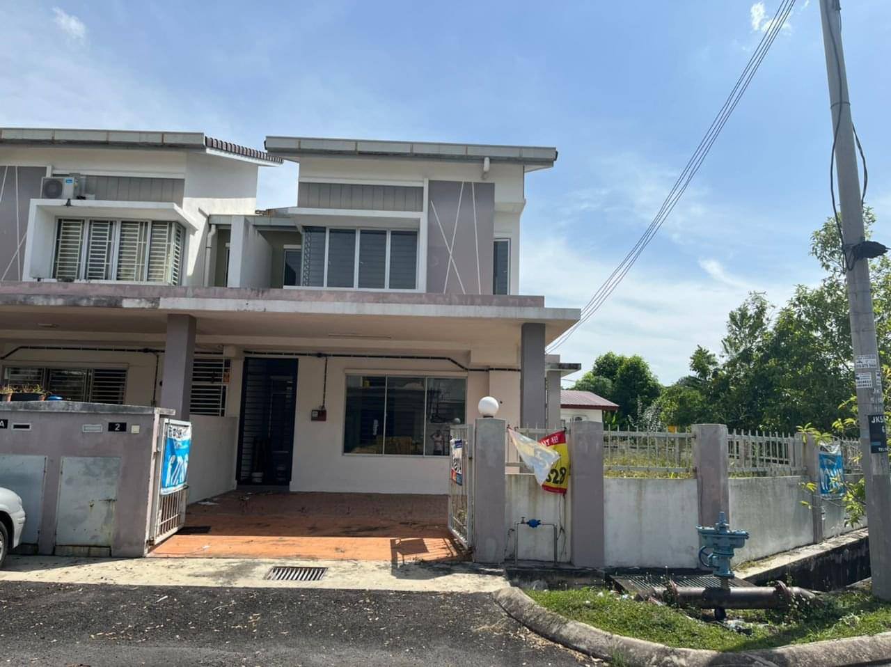 CORNER LOT Double St ...