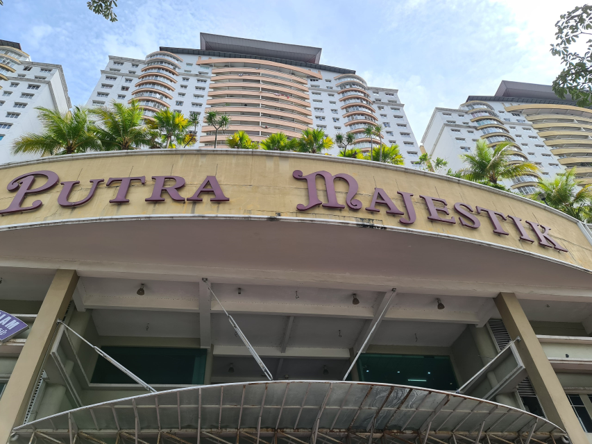 Putra Majestik Apart ...