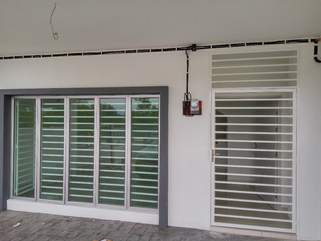 New House  Terrace Double Storey, Hillpark 3 - photo 2
