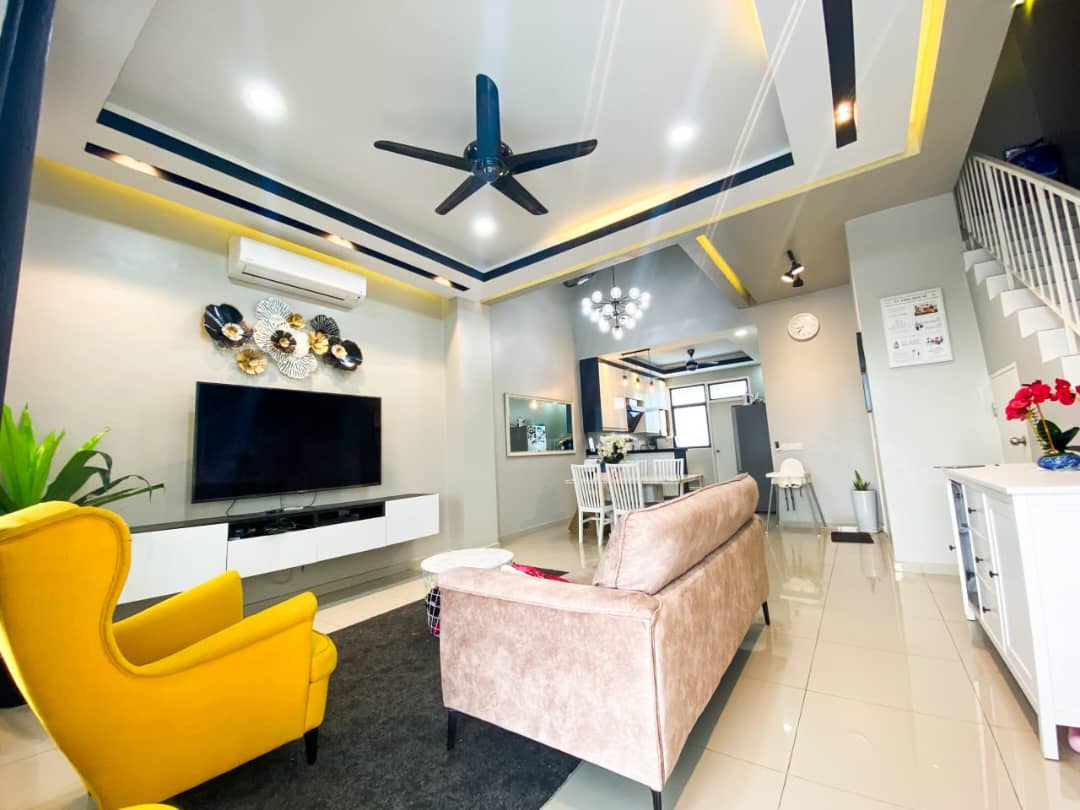 Facing Open 2 Storey ...