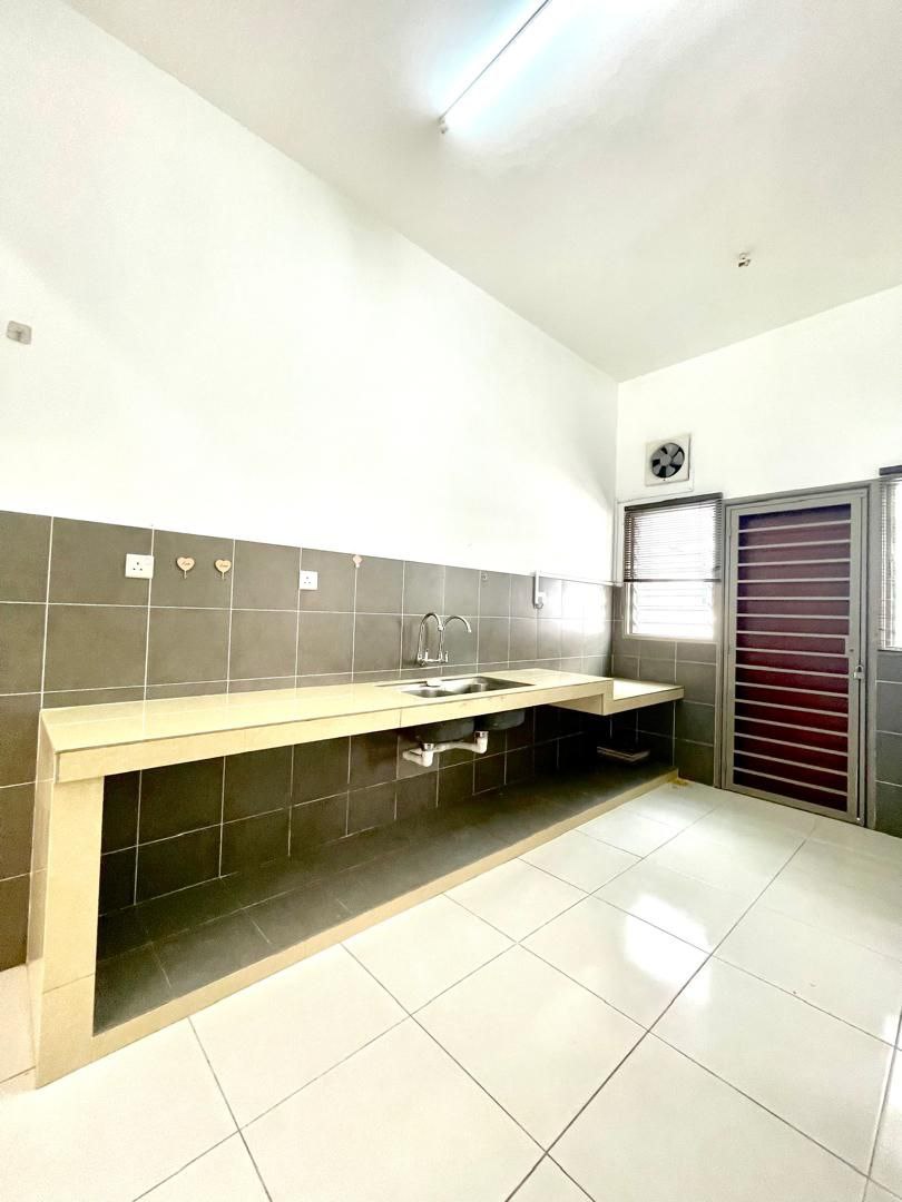 Landed 2 Storey Cherry Hillpark Puncak Alam - photo 3