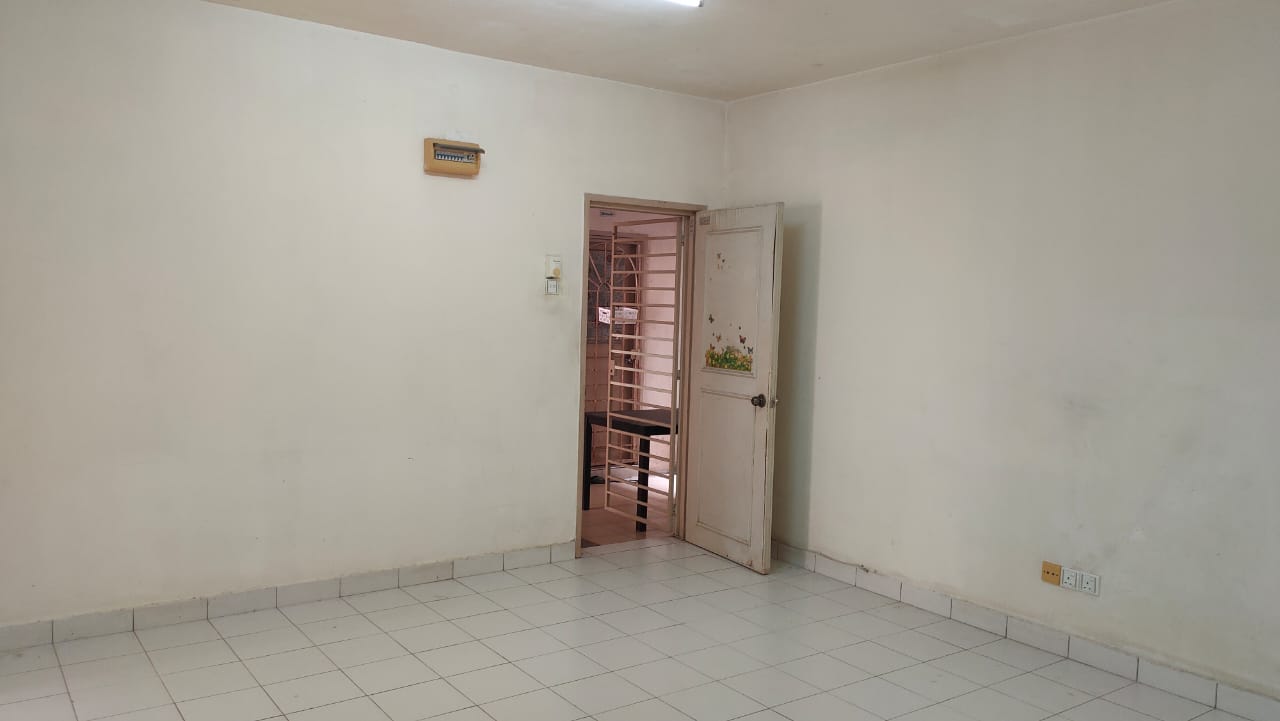 Apartment Teratai Taman Sutera Kajang - photo 3