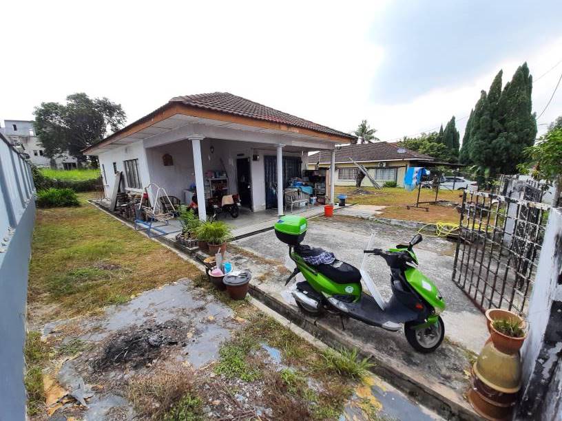 Banglo 5200 sft Desa Subang Permai