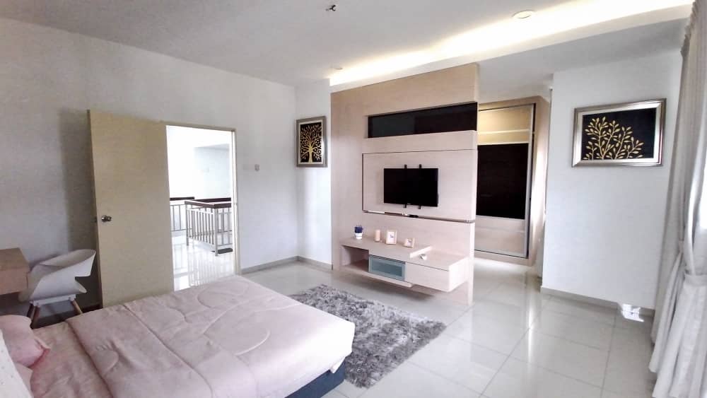 Double Storey Semi D Super Terrace Damansara Hills