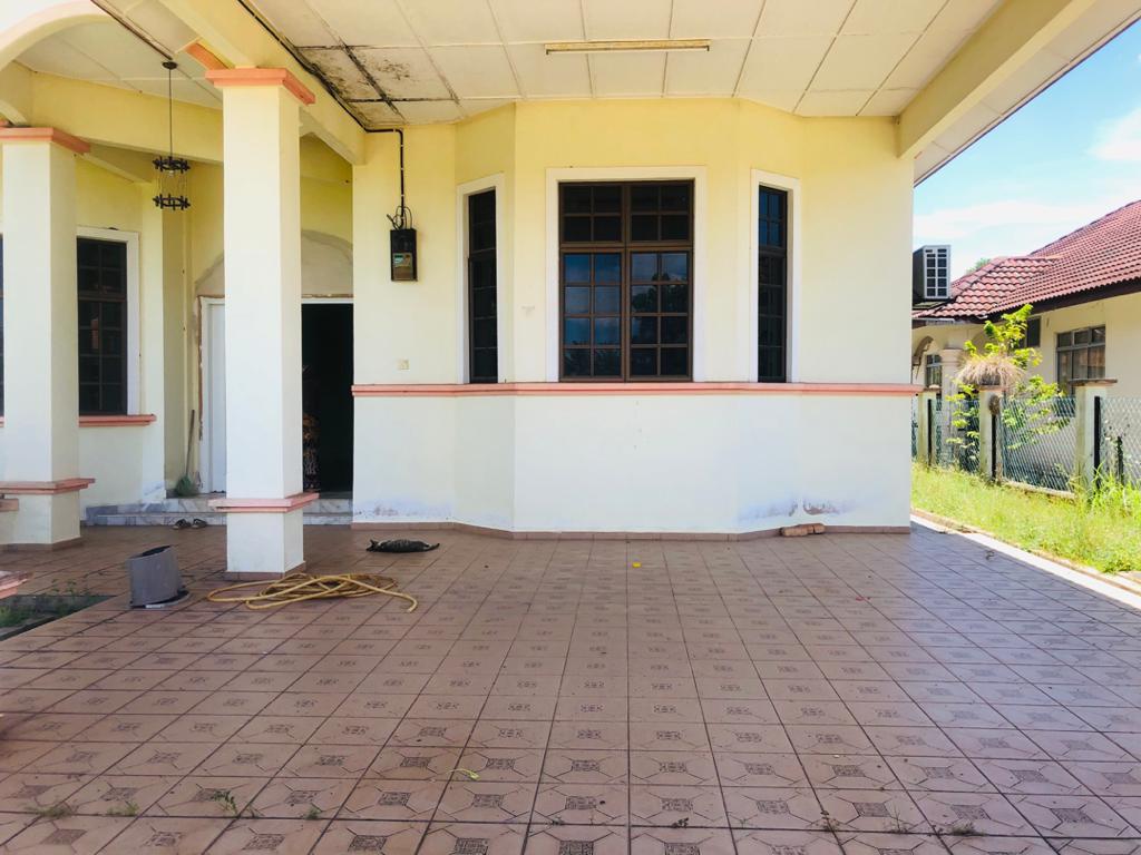 Banglo Kampung Kempadang Kuantan TANAH LUAS