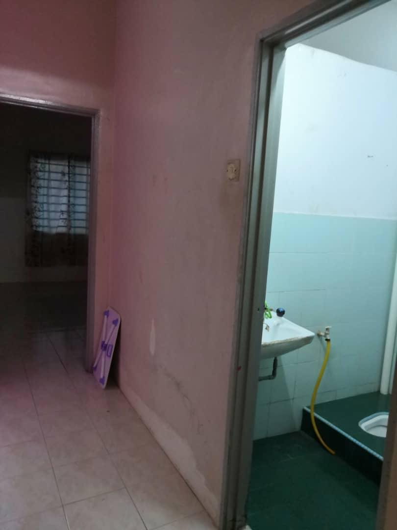 Single Storey End Lot Pandan Damai Kuantan - photo 4