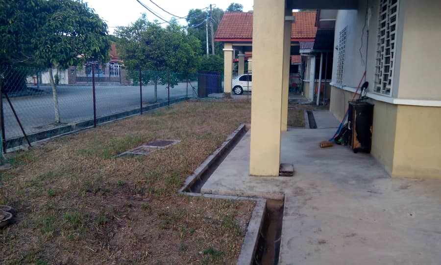 SINGLE STOREY SEMI D TAMAN JAMBU PEKAN CORNER LOT - photo 4