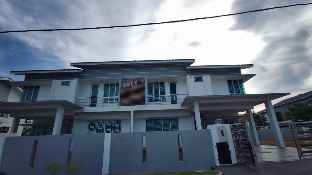 CORNERLOT Semi D 2 Tingkat Medini Villas - photo 1