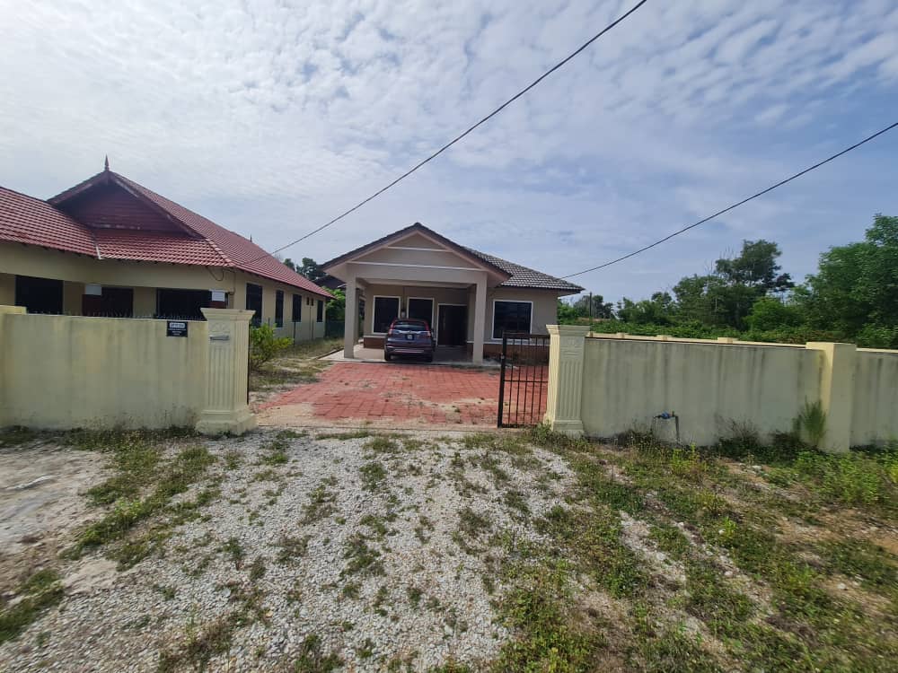 Banglo Setingkat Kg Tanah Putih Pulau Serai Pekan