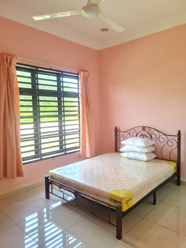 Banglo Setingkat Kg Tanah Putih Pulau Serai Pekan - photo 3