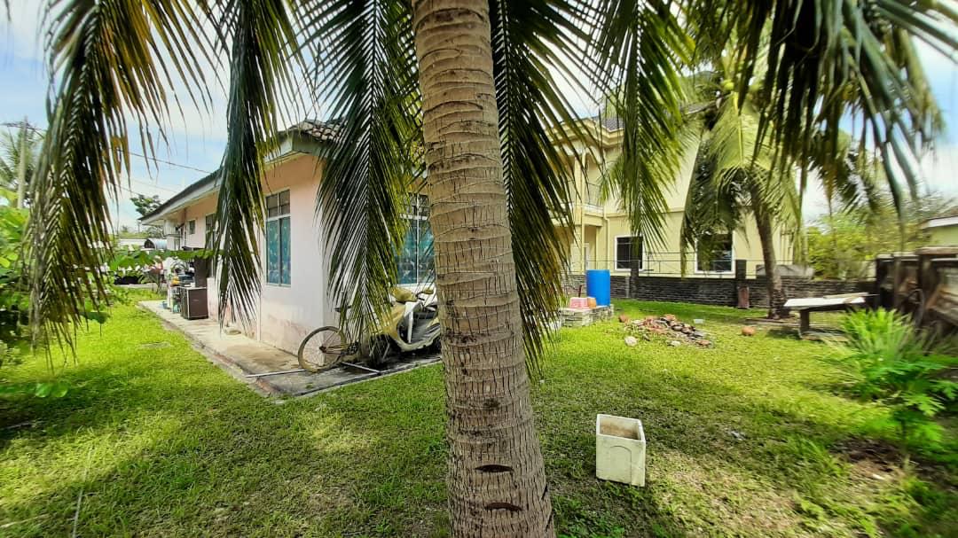 Bungalow Sg Isap Damai TANAH LUAS - photo 1
