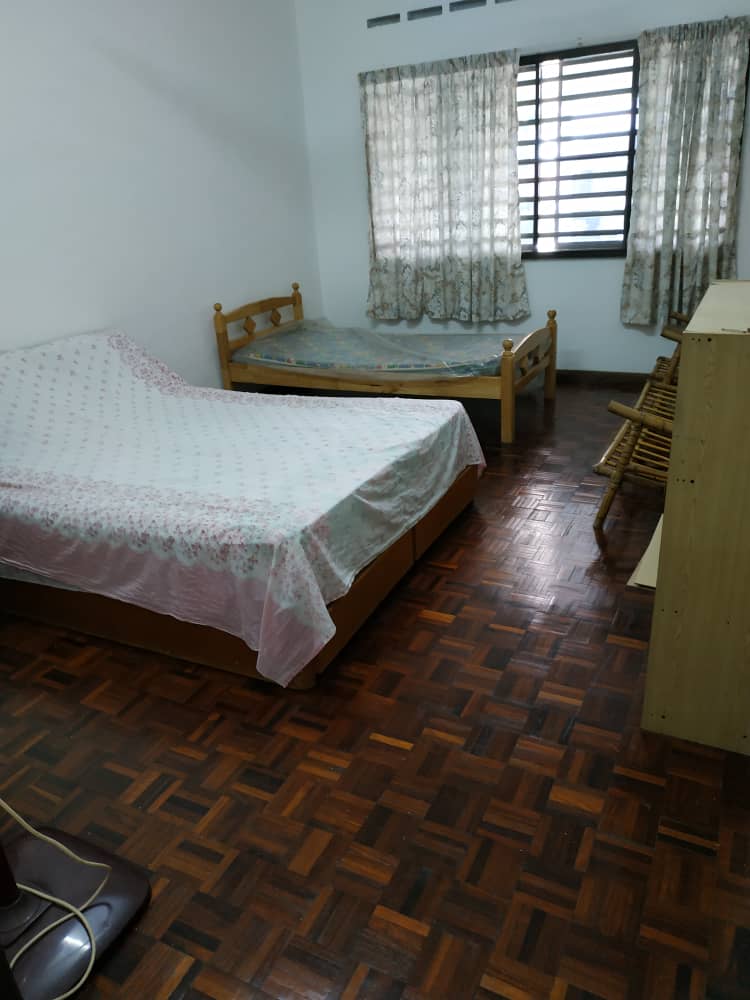 Corner lot Terrace Air Putih Freehold - photo 3