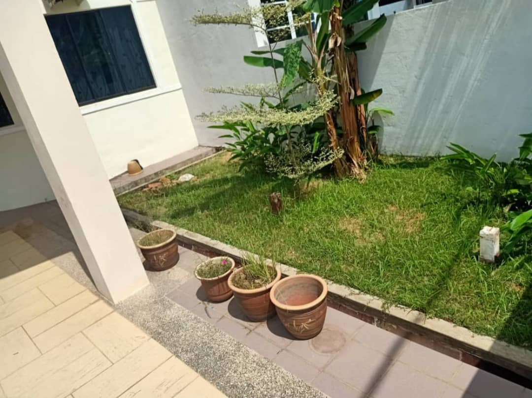 SEMI D ENDLOT PELINDUNG MAJU BESERAH TANAH LUAS - photo 1