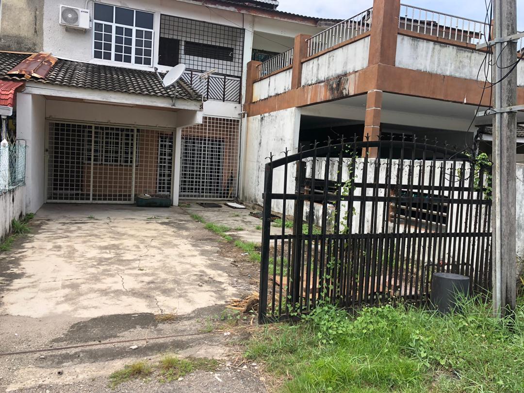 Rumah Teres 2 Tingkat Taman Geliga Permai - photo 1